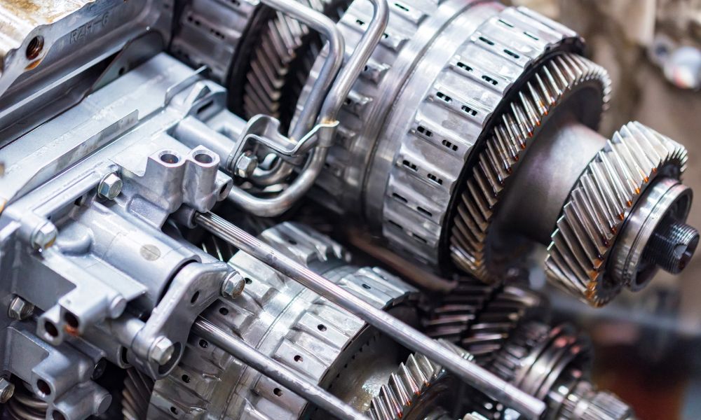 Differences Between a Transmission Rebuild vs. Replacement