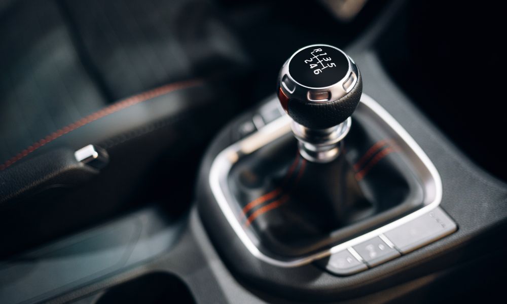 Advantages and Disadvantages of a Manual Transmission