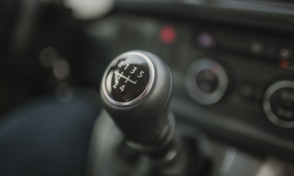 The Difference Between Automatic and Manual Transmissions